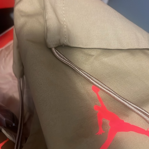 Travis Scott! Jordan kicks! Never worn brand new! Includes back pack/dustpack - Picture 11 of 12